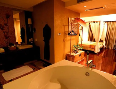 深圳坪山养生会所的黄昏恋：当爱情遇上八十岁